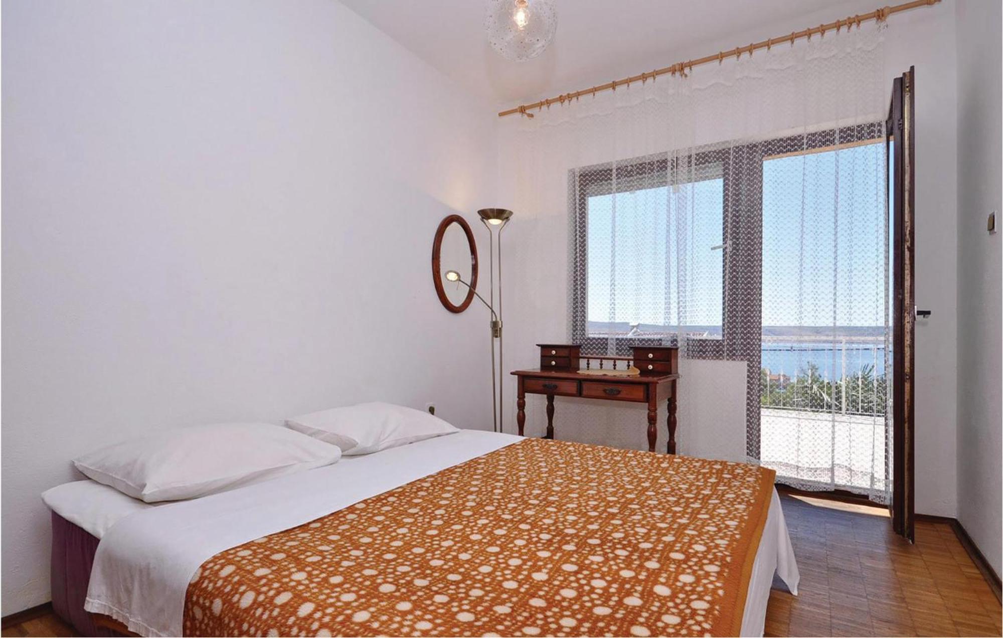 2 Bedroom Lovely Apartment In สตารีกราด-ปาเคลนีซา ภายนอก รูปภาพ